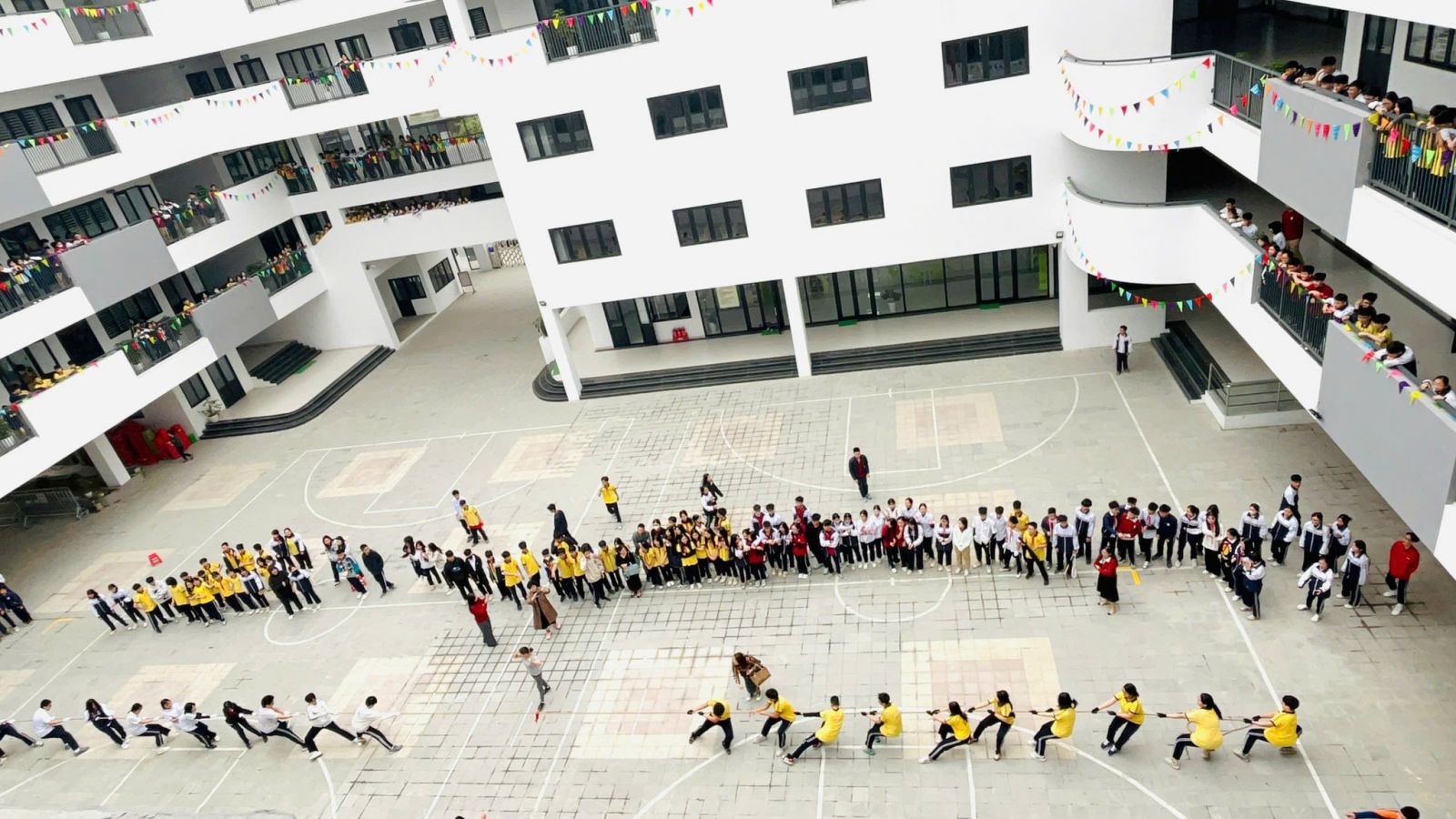 Giải kéo co học sinh năm học 2024-2025